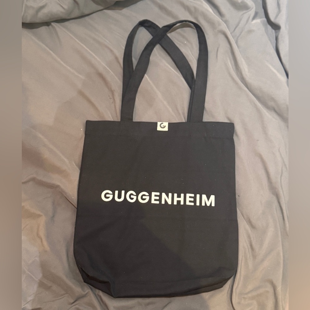 🖤 New Guggenheim Tote🖤